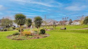 Communal Gardens- click for photo gallery